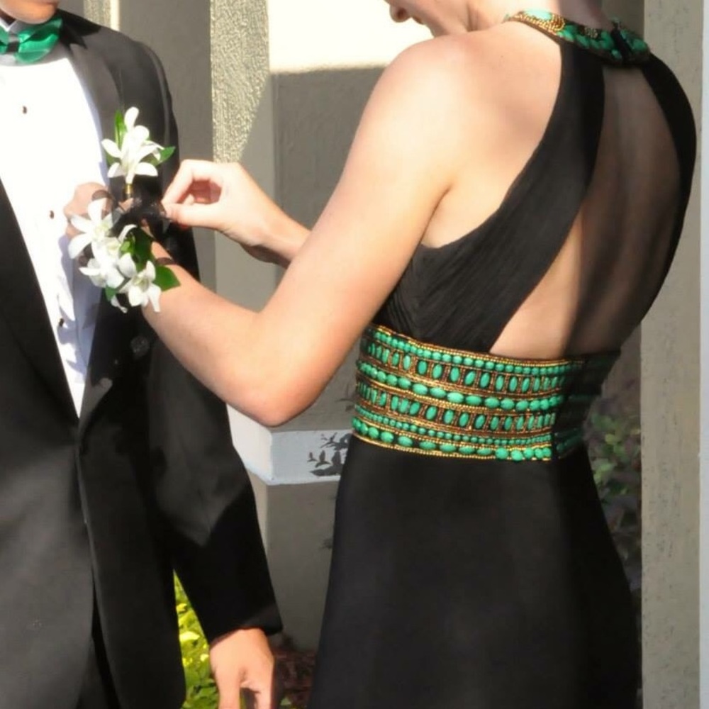 PROM DRESS!! - Picture 4 of 8